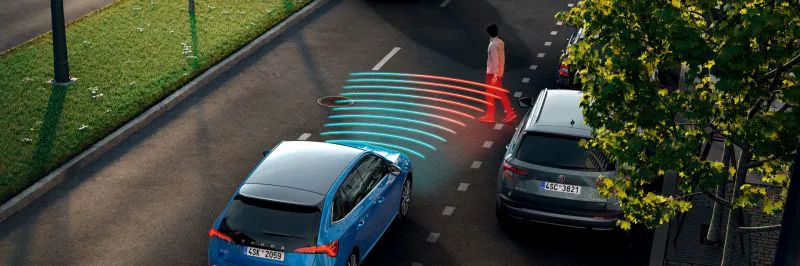 Di serie - Front Assistant con sistema protezione predittiva dei pedoni