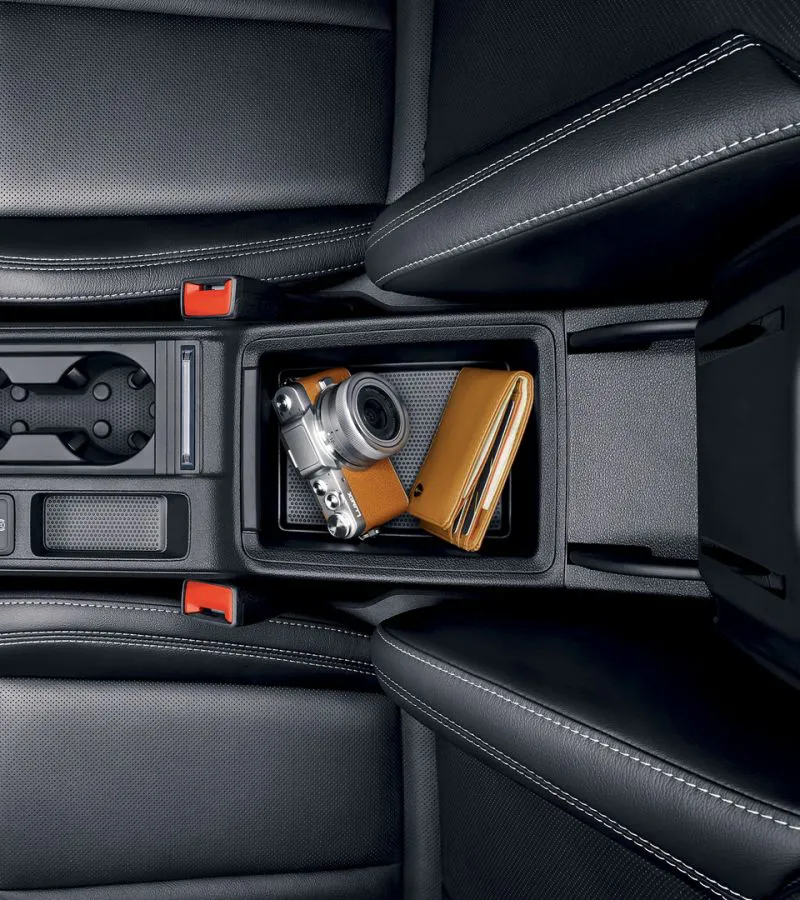 Bracciolo anteriore regolabile con vano jumbo box