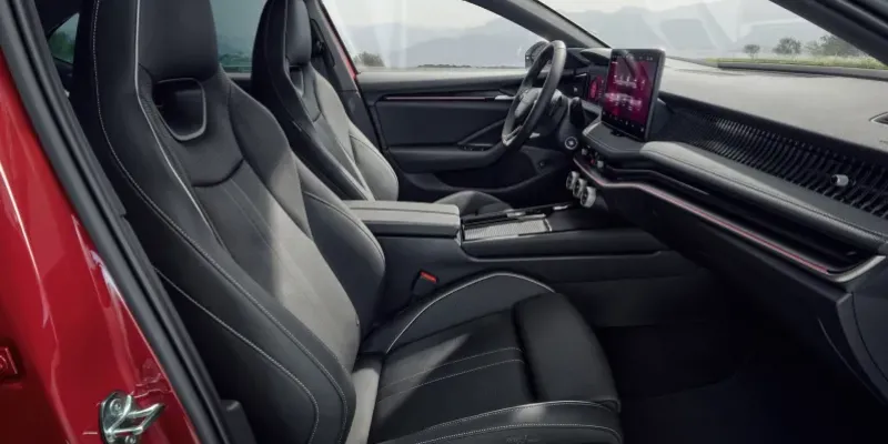 Sedili con tecnologia Smart Comfort Entry