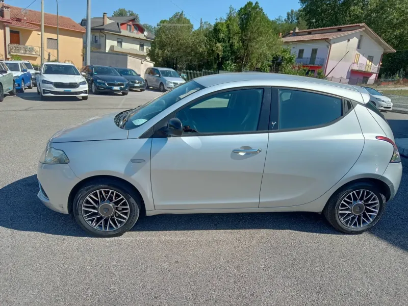 Lancia Ypsilon 1.3 MJT 95 CV Platinum