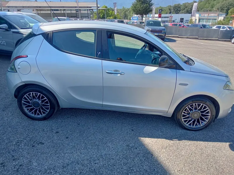Lancia Ypsilon 1.3 MJT 95 CV Platinum