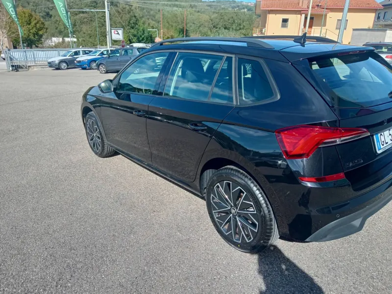 Škoda Kamiq 1.0 TSI 95 CV Black Dots