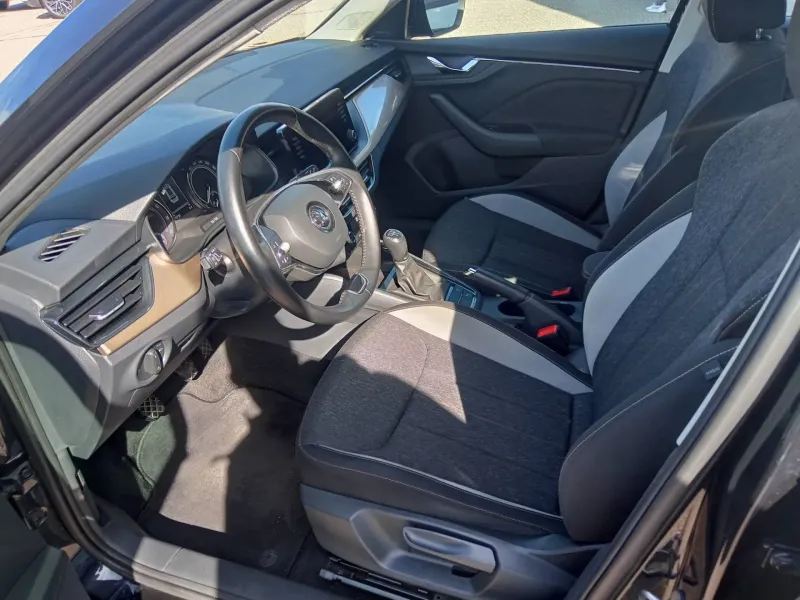 Škoda Kamiq 1.0 TSI 95 CV Black Dots