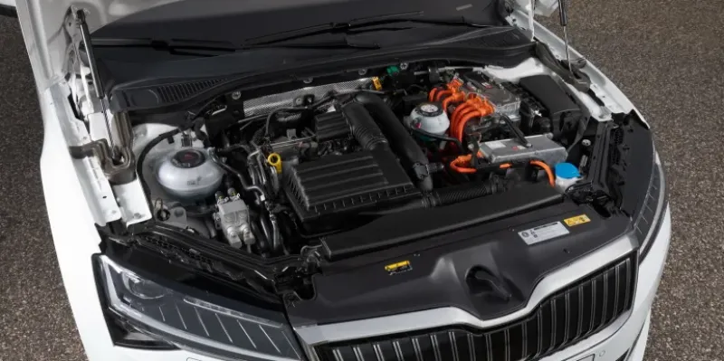 1.5 TSI PHEV 204 CV DSG  (Selection, Style, Laurin&Clement)