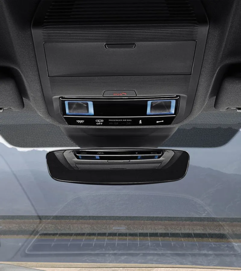 Di serie - Chiamata di emergenza e Driver Activity Assistant