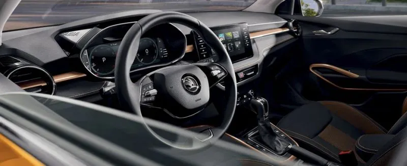 Interni sofisticati e spaziosi Interni sofisticati e spaziosi