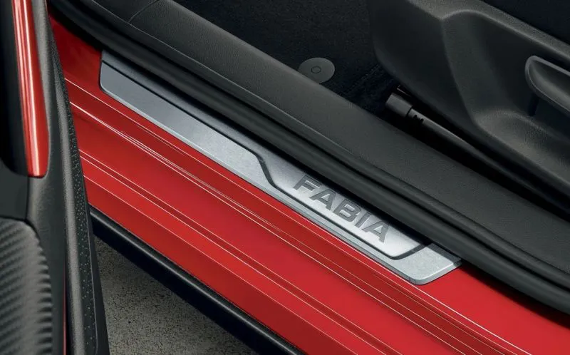 Battitacchi placcati: più stile e maggiore protezione